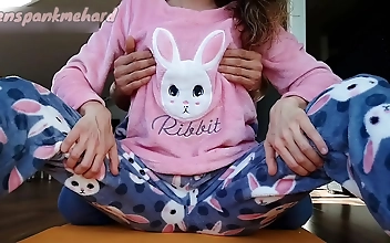 JAV Porn: Enchanting Stepsister s Alluring Luscious Body and Wet Pussy Teased by Sadistic Stepbrother in Pajamas