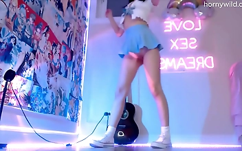 Asian TEENs LUSCIOUS Pussy Fingering: A Tantalizing Pleasure