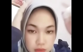 Confessions of a Jilbab-Clad Slut: My Self-Indulgent Solo Adventures