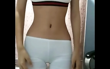 Busty Water Snake Waist Peach Buttocks: A Little Girl s Seductive Selfie Part 1