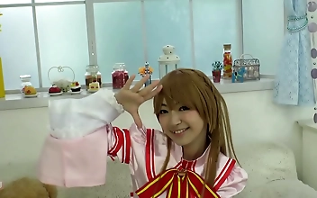 Cosplay Cutie Peeks Nipples in Exposing Bra: A Shameful Yet Erotic Sight!