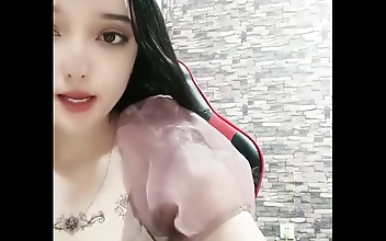 JAV Dili Goddess Dishes out Sensual Pleasure with a Naked Tease