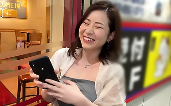 Get Drawn into the World of Hamedori with a Luscious F-Cup Beauty! Irresistible Blowjobs and Shaky Ass!