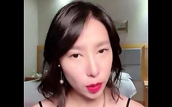 JAV HOTTIE PEES IN PUBLIC - You Won t Believe Who s Watching!